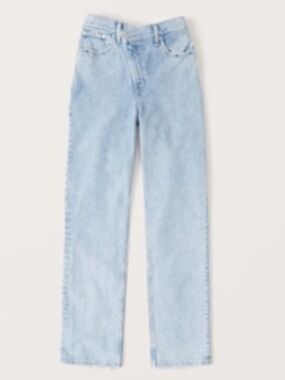 Abercrombie Ultra High Rise 90s Straight Jean (Light Wash, Size 30)